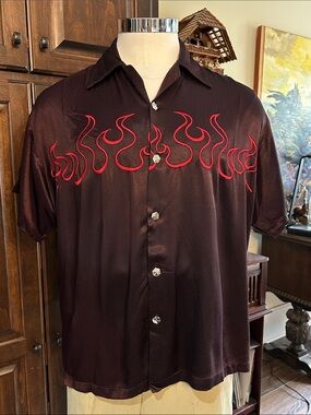 90’s Johnny Suede Sz XXL Purple Blk Short Sleeve “Fire & Dice” Button Down